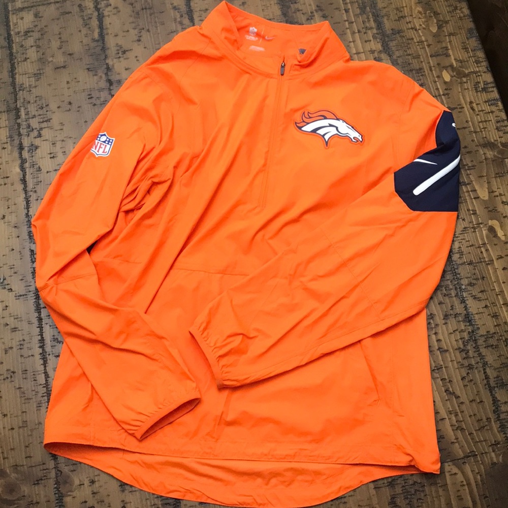 NIKE NFL On Field Apparel Broncos Windbreaker
